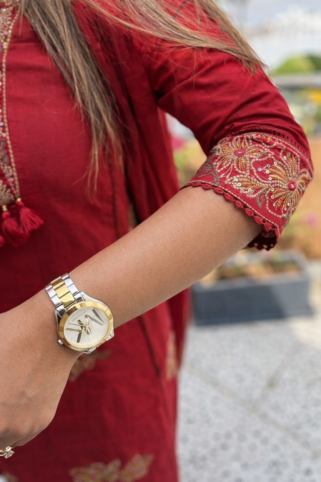 Scarlet Festive Charm